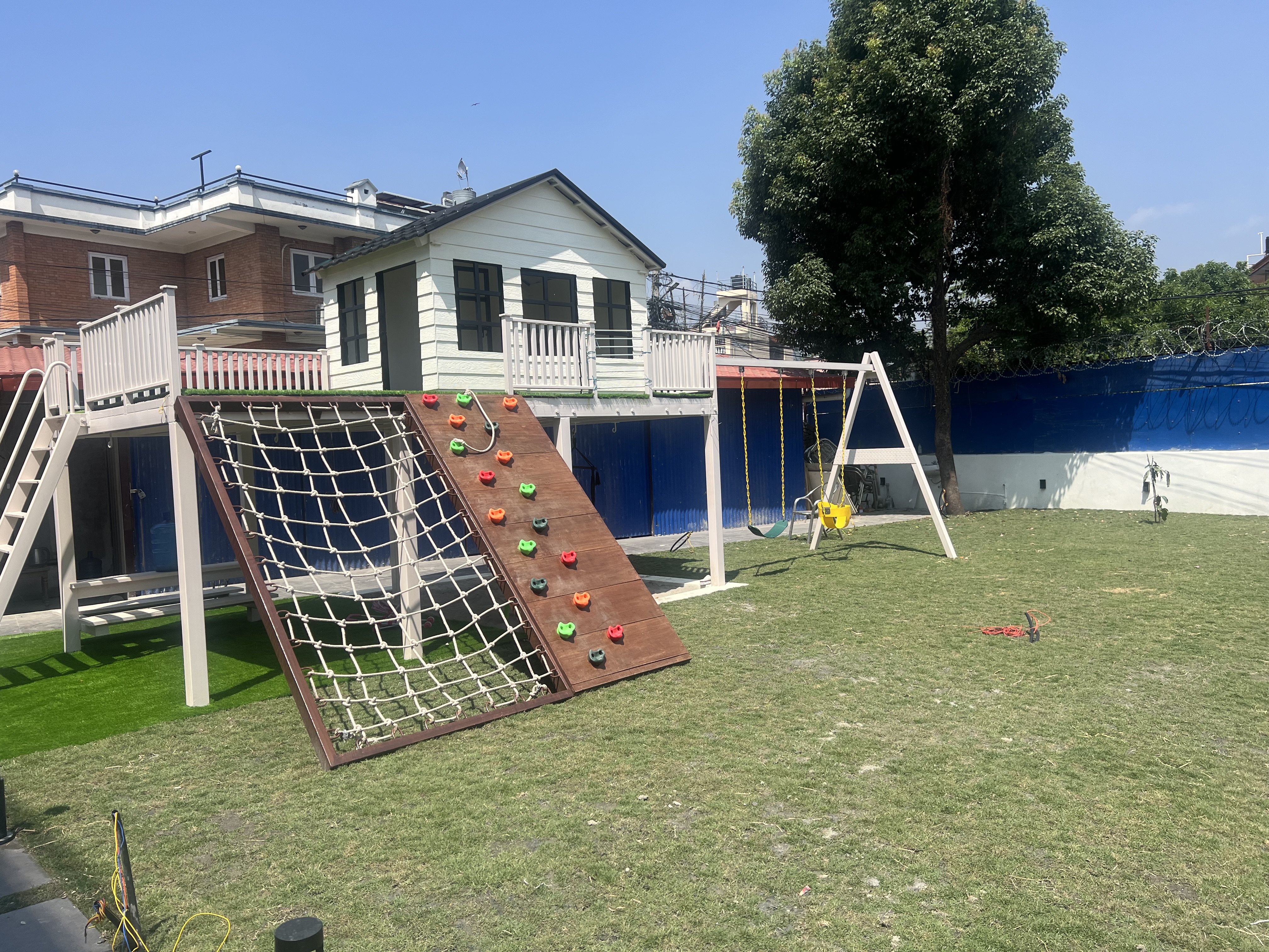 Car shed and Kids Play